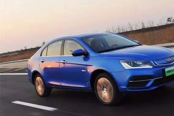 试驾吉利帝豪EV450 | 打响国内紧凑型车400km续航第一枪！