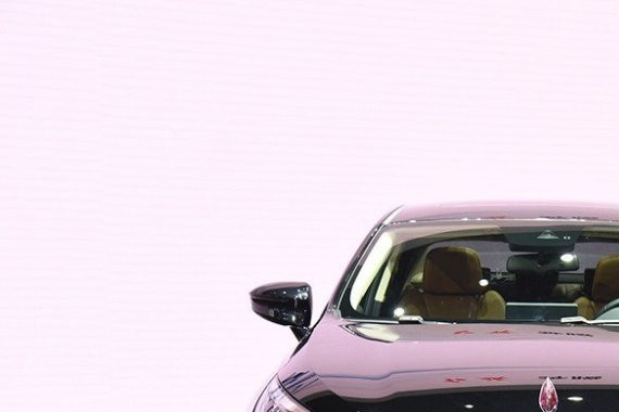 红旗H5终于来了，造型时尚配置丰富，16万起售干趴合资车？