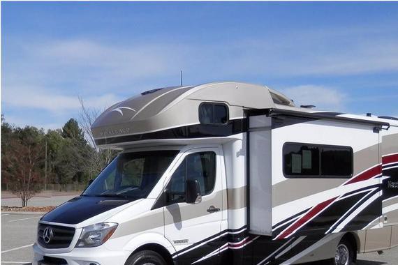 梅赛德斯-奔驰底盘｜2017Winnebago传奇结构自行C