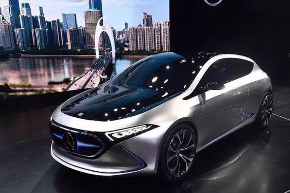 奔驰正面撕B特斯拉，告诉你什么叫真正的电动汽车