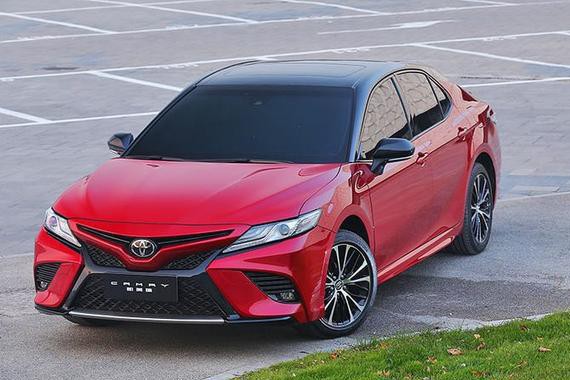 颠覆你的认知，带头轿车挑战火热的SUV，广汽丰田要为轿车正名