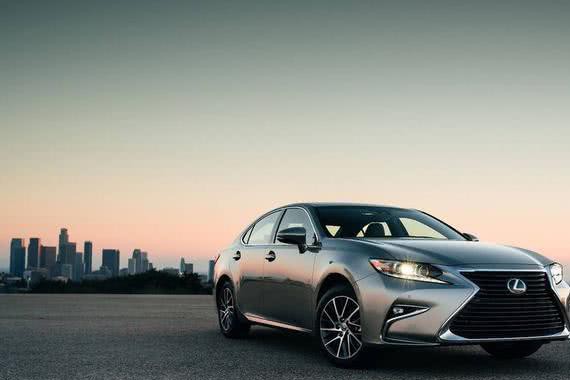 红旗H7vs雷克萨斯ES对比哪个更好呢？看看车主是怎么说的