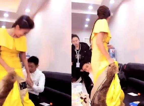 朱迅不小心坐到橘子弄脏裙子 撒贝宁的反应闪瞎我的眼睛！