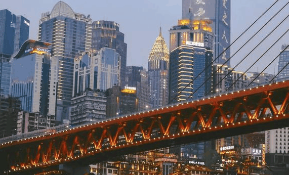 重庆和成都以哪个发达些?