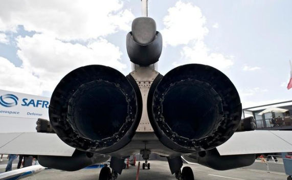 印度LCA光辉战斗机 源源不断的多型先进发动