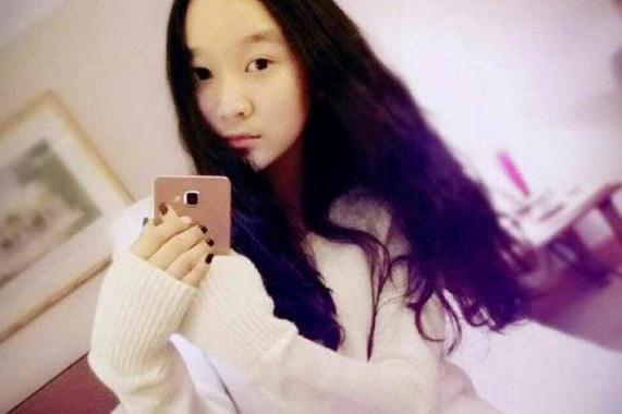 颜值比肩关晓彤，还记得爱情公寓里面的花花吗？不愧是女大十八变