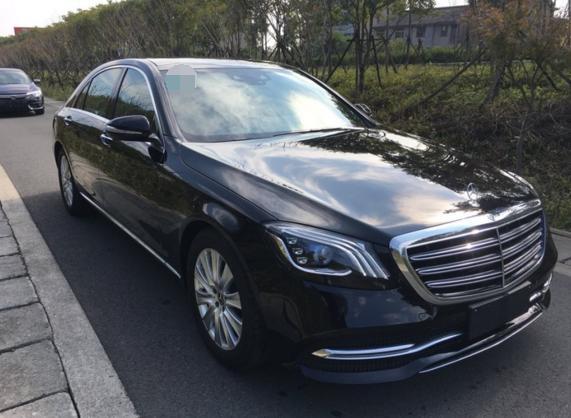 2018款奔驰s320,2014款奔驰s320 广东小伙花101万买2018款奔驰s320l: 开到公园里拍照