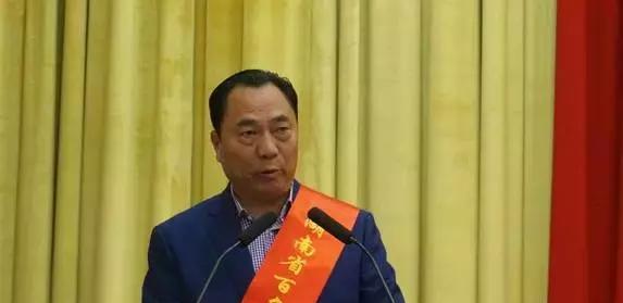 人物丨脱贫攻坚奖向长江：立志实业报国，心系扶贫帮困