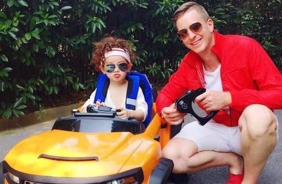 马天宇好不容易掰回来的性别,家长又给打扮成