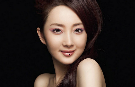 惊呆!嘴唇长痣竟然是这几个坏习惯形成的