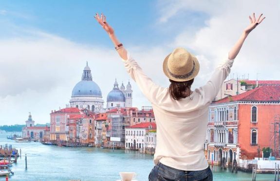 过年带儿子回娘家,爸妈给了儿子五百压岁钱,我