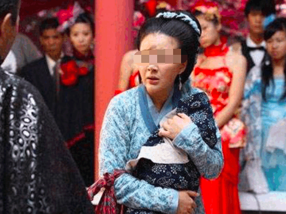 古代孕妇产后奶水缺乏, 孩子吃什么? 靠的就是