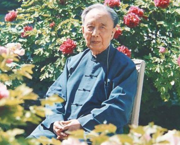 铁骨铮铮的郭沫若一生辉煌