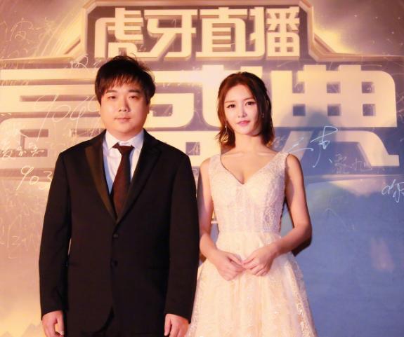 楚河vs旭旭宝宝vs骚白