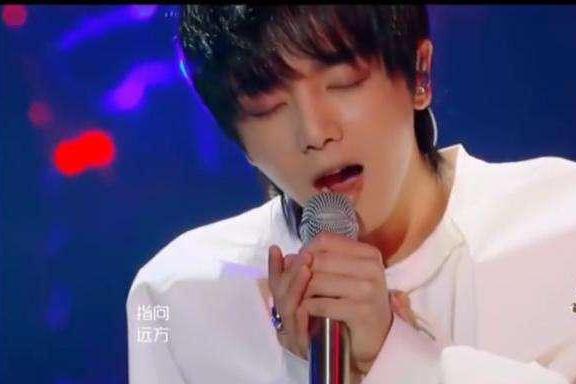 华晨宇在《歌手》舞台唱完《孩子》后,大家发现自己的私藏火了