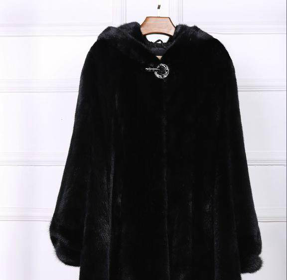 别再穿17年的焦糖色,18年流行皮草