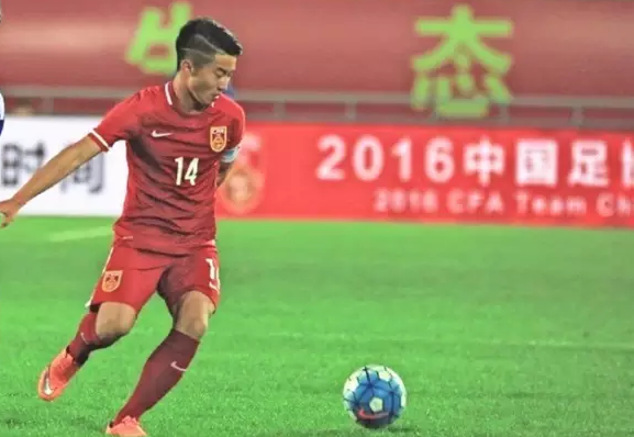 大连一方阵容仍有短板,这五位国脚或成为潜在