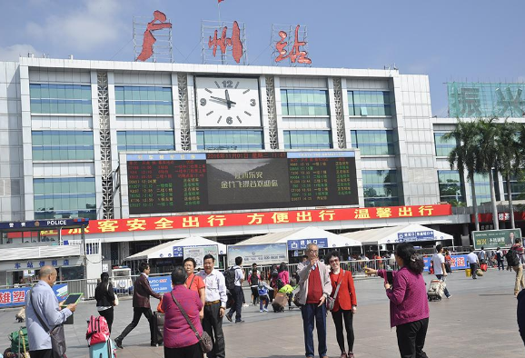 读老报:九十年代治安最乱的火车站,犯罪频发造