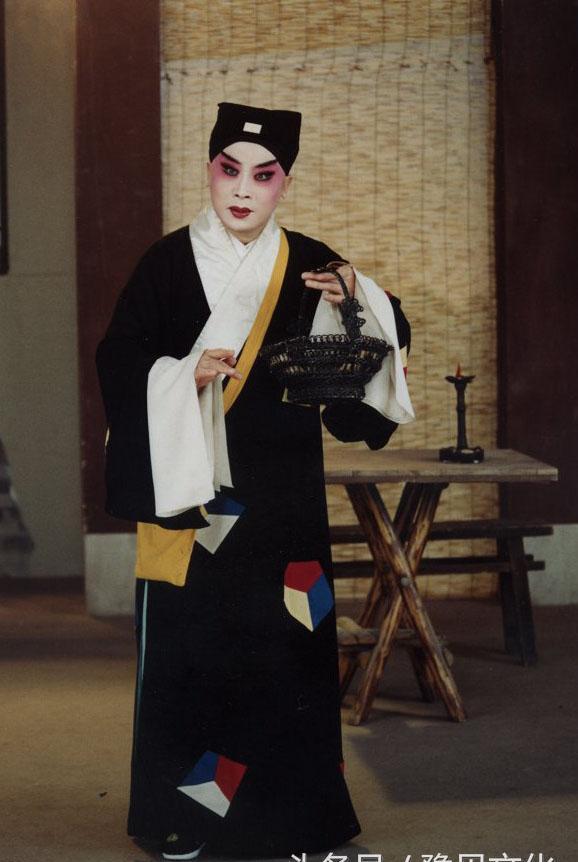 叶盛兰茹富兰亲传弟子著名京剧表演艺术家张春孝