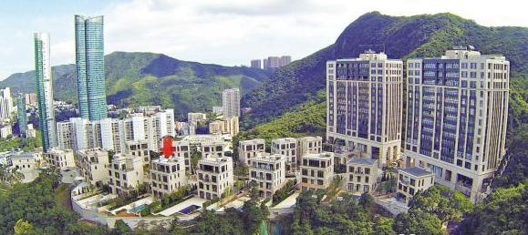 她40岁素颜都“值”８个亿，合个照随意就秒杀了汤唯林志玲！