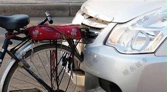 自行车撞毁汽车图集，来看有你自己的爱车吗？