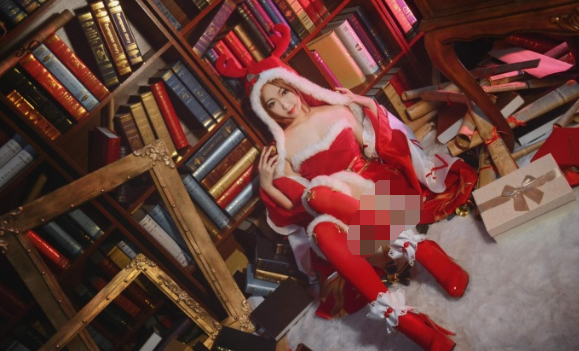 王者荣耀:美女COS貂蝉,裙子太短不慎走光,引来