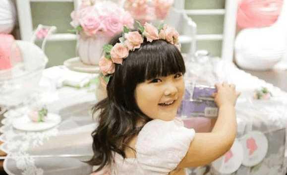 李湘炫耀女儿英语口语,王嘉尔现场提问,网友:百