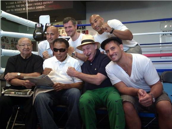 泰森是史上最伟大的拳王?专家:他排名在最末尾