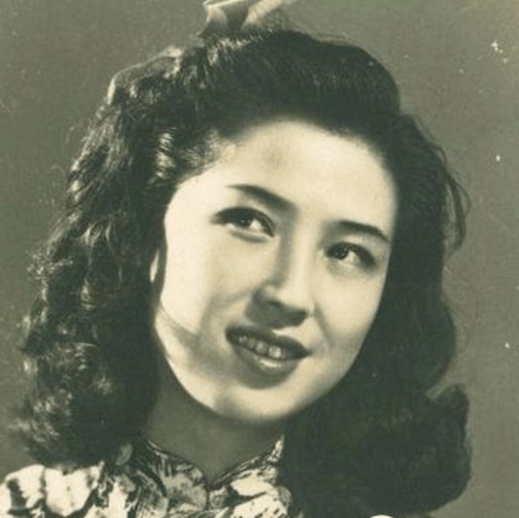 她是民国上海黑帮的女老大