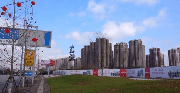 重庆和成都以哪个发达些?