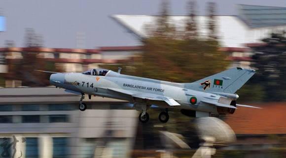 国产歼七战斗机真的过时了?性能过硬仍为主打