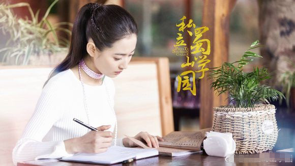 清新可人的陈钰琪要扮演小心机赵敏,可她一脸