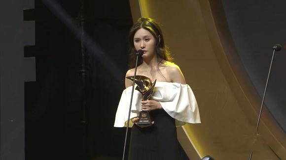 最美伪娘小银不走寻常路,颜值力压轩墨宝宝被称全民一姐!