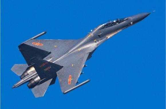 中国歼16d电子战机悄无声息亮相, 美俄两国表情却很尴尬
