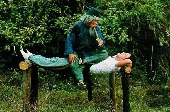 成龙的师傅,甄子丹管他叫师祖,《拳皇》镇元斋