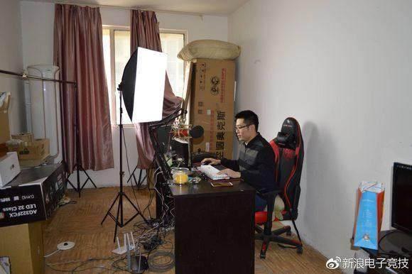 大司马昔日落魄照曝光, 原来并不能一天换一部