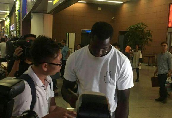 「原创」辽宁男篮新援昨晚抵达沈阳,CBA第一