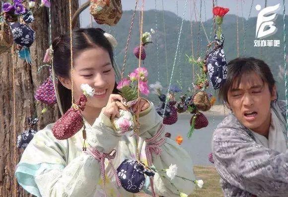 胡歌和刘亦菲版的《仙剑奇侠传》已经12年了 真是回忆经典