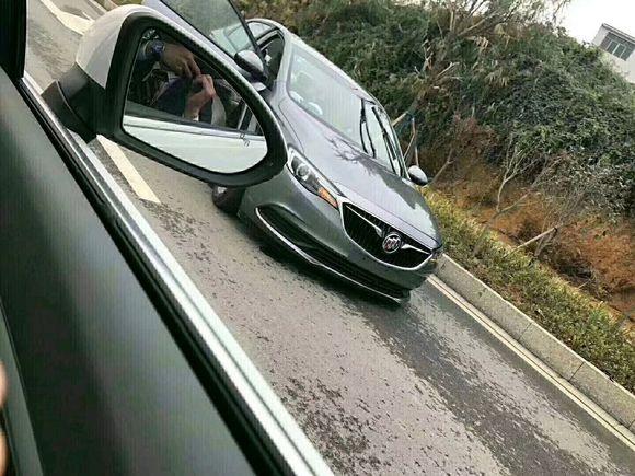 美系别克小轿车英朗断轴 车主: 没发生车祸断轴