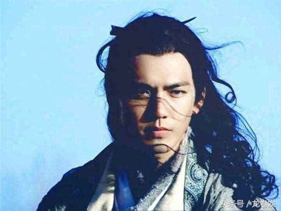 实际上不是演员,而是四个角色,即《逆水寒》钟汉良饰演的顾惜朝