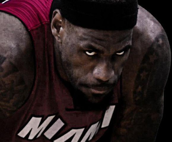 杀气眼神女图片