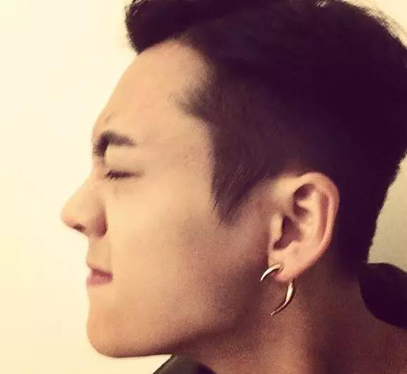 男人戴耳环很娘吗?吴亦凡高冷霸气,颠覆以往的