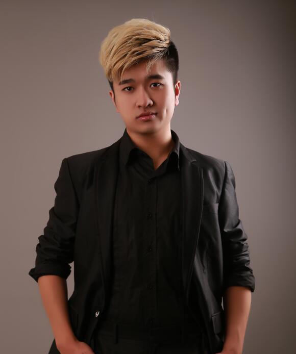 斗鱼TV探访SKT战队基地,淑芬小姐姐直面大