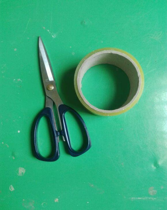 简单自制鹦鹉自动喂食器,您还不来试试吗?