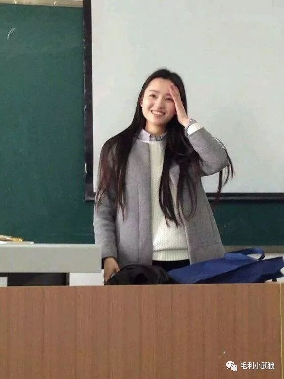 直播运营干货:教育直播,如何成为网红美女老师