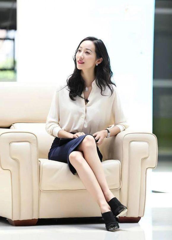 明星坐姿大比拼,杨幂关晓彤周冬雨韩雪刘亦菲刘诗诗