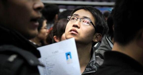 农村孩子考大学有多难?10个小学生,可能才有1