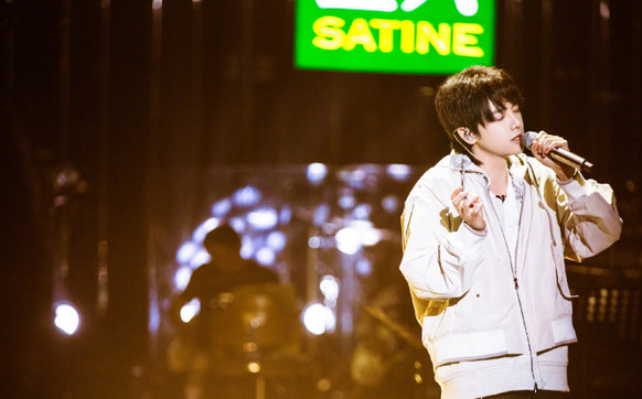 华晨宇首登场《歌手2018》!空降冠军赛绩网疯