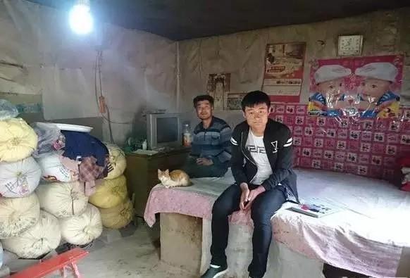 农村小伙借钱结婚,媳妇跑了,花钱不如多学学恋