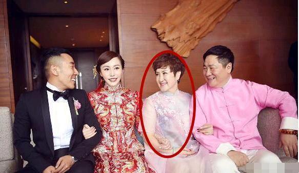 刘流女儿大婚嫁鹤岗首富儿子，女婿颜值绝了，赵本山前去祝贺